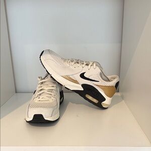Nike AIR MAX EXCEE White Black Gold Sneaker Women's Shoe Size 7.5 DZ2619-001